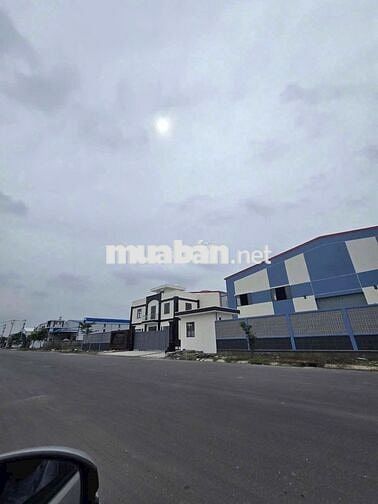 CHO THUÊ XƯỞNG 9500m2 MAY MẶC GIÀY DA GIÁ *** KCN ĐỨC HÒA,LONG AN