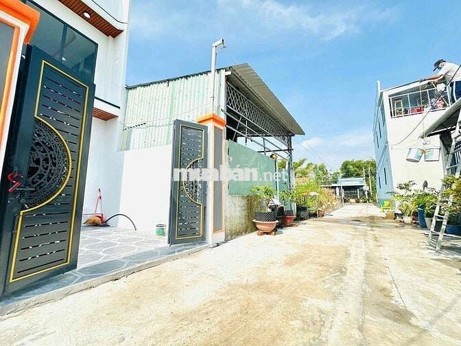 Nhà 1 Lầu 5 x 20m , 3 Phòng Ngủ Ngay Lộc Hậu Đường Xe Hơi Sổ Hoàn Công