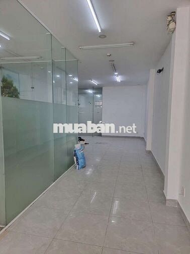 Tòa Nhà văn Phòng 1 Hầm 4 Lầu Mặt Tiền Lê Thị Riêng. Ngay UBND Q12