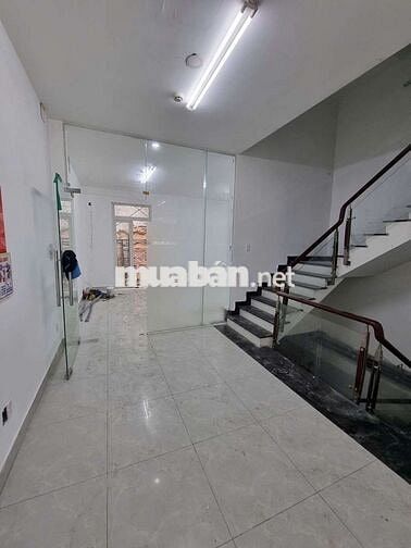 Tòa Nhà văn Phòng 1 Hầm 4 Lầu Mặt Tiền Lê Thị Riêng. Ngay UBND Q12