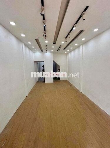 CHO THUÊ NHÀ MẶT TIỀN TRẦN MINH QUYỀN, PHƯỜNG 10, QUẬN 10