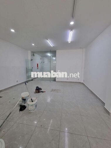 Tòa Nhà văn Phòng 1 Hầm 4 Lầu Mặt Tiền Lê Thị Riêng. Ngay UBND Q12