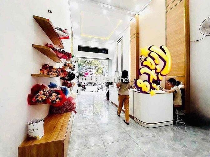 CHO THUÊ NHÀ - MẶT TIỀN HÙNG VƯƠNG - GẦN NGAY QUẢNG TRƯỜNG THÀNH PHỐ