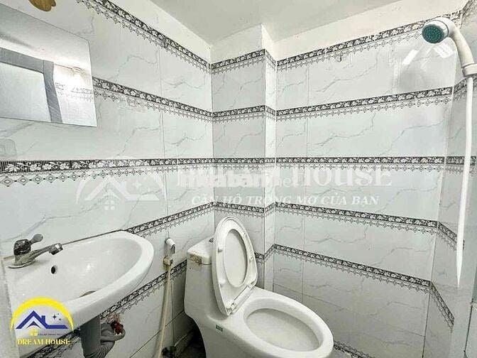 CHO THUÊ DUPLEX GÁC CAO NGAY ĐH CÔNG THƯƠNG FREE XE - SẠCH SẼ SIÊU ĐẸP