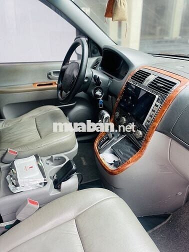 Kia Carnival 2009 GS 2.5 AT - 89000 km