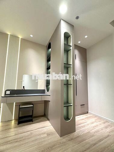 Chính chủ còn 1 căn 83m2 2 phòng ngủ full nội thất view LK81 Quận 1