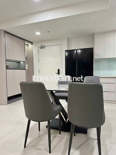 Chính chủ còn 1 căn 83m2 2 phòng ngủ full nội thất view LK81 Quận 1