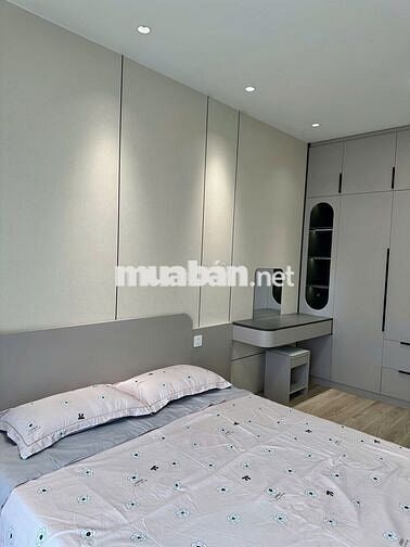 Chính chủ còn 1 căn 83m2 2 phòng ngủ full nội thất view LK81 Quận 1