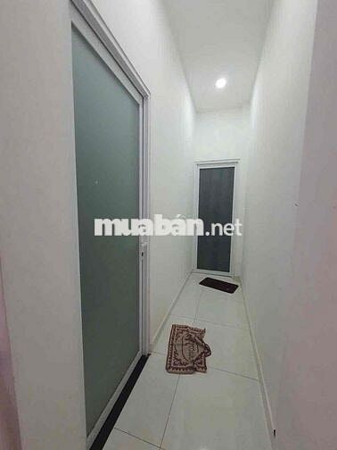 nhà đẹp 1 lầu 4pn 2wc hẻm xe hơi đ 49 sổ riêng KDC