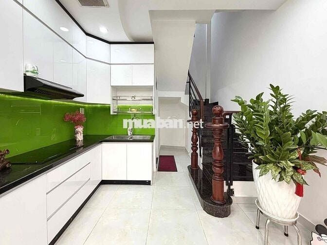 Bán Nhà Trần Quốc Thảo Q3, 54m2(4.5x12) 5 Tầng, 4PN 4WC, Giá Mềm.