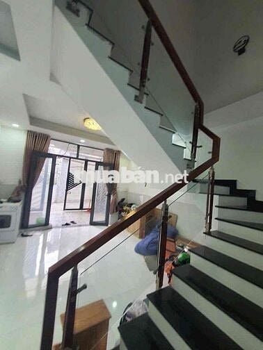 nhà đẹp 1 lầu 4pn 2wc hẻm xe hơi đ 49 sổ riêng KDC