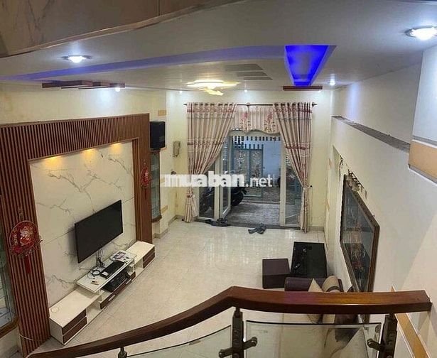 BÁN NHÀ 2 tầng kiệt TRƯNG NỮ VƯƠNG cách đường 70m