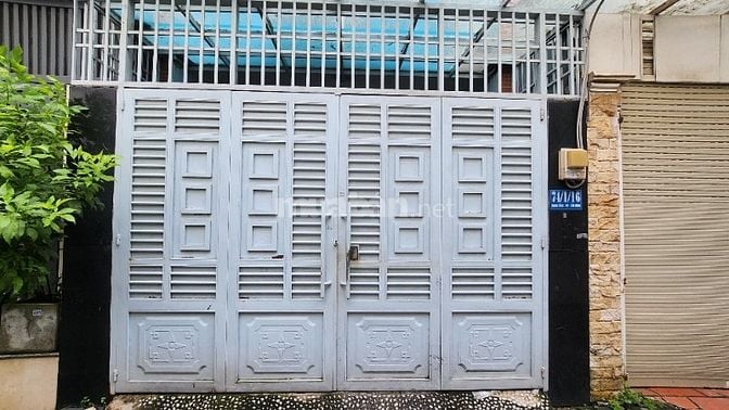 BÁN NHÀ 2 MẶT TIỀN HẺM XE HƠI,GIÁP CÔNG VIÊN GIA ĐỊNH