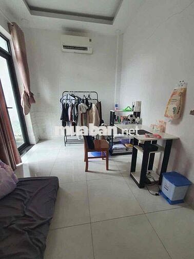 nhà đẹp 1 lầu 4pn 2wc hẻm xe hơi đ 49 sổ riêng KDC