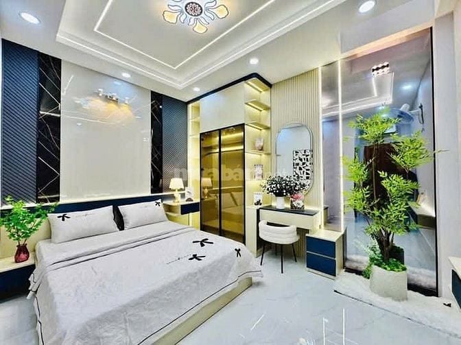 Thua lỗ bán gấp nhà Huỳnh Văn Bánh. Phường 11. Phú Nhuận. Giá 3 tỷ 190