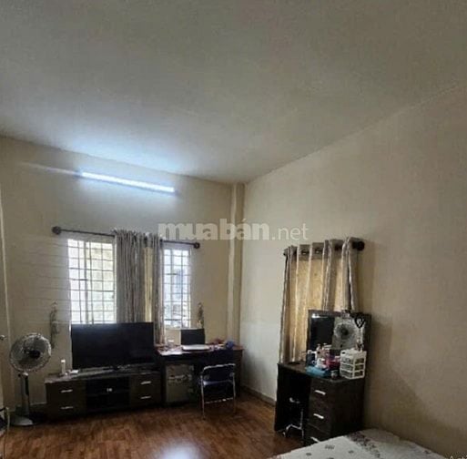 BÁN NHÀ 50 M2 LÔ GÓC  2MT NẰM NGAY TÂN BÌNH F2 KV SÂN BAY