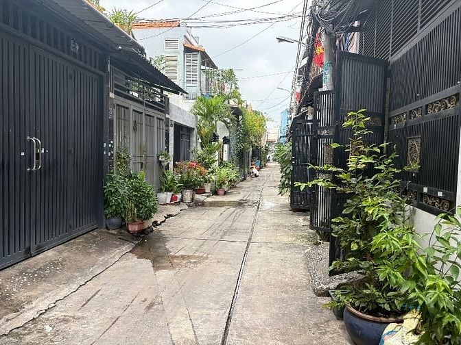 Nhà Lê Đình Cẩn.  1,9 Tỷ SHR. 4,5x4. Trệt Lầu. Hẻm 4M. 