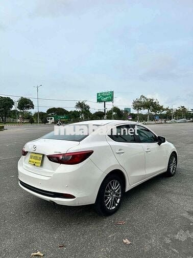 Mazda 2 2021 1.5 Luxury - 40000 km