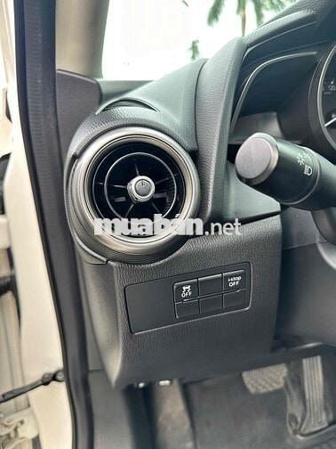 Mazda 2 2021 1.5 Luxury - 40000 km