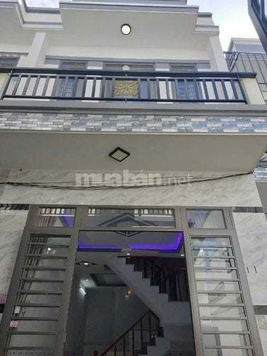 nhà góc 2 mặt tiền gần chợ mỹ hạnh – giá tốt 690tr  – dọn vào ở ngay  