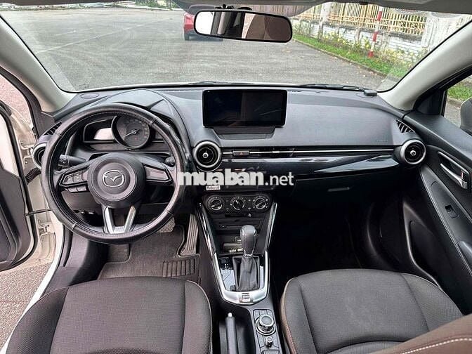 Mazda 2 2021 1.5 Luxury - 40000 km