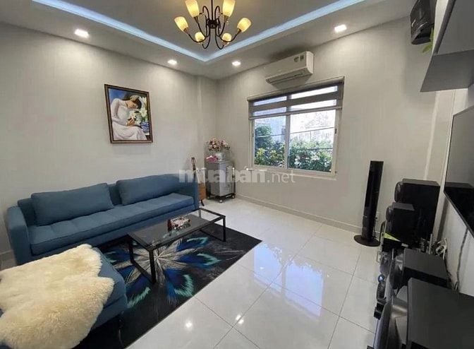 Cần bán nhà nội thất cơ bản giá 2tỷ690 tại Nguyễn Thông,P9,Q3 hẻm oto