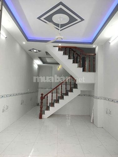 nhà góc 2 mặt tiền gần chợ mỹ hạnh – giá tốt 690tr  – dọn vào ở ngay  