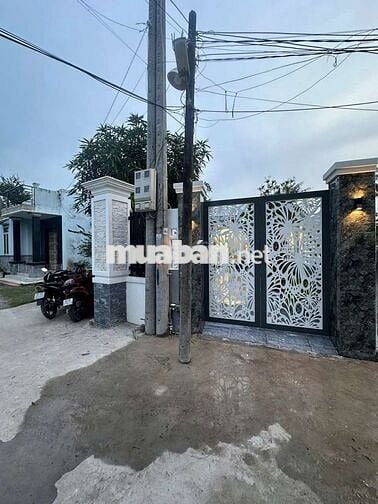 Bán nhà vườn sổ hồng riêng hẽm xe hơi