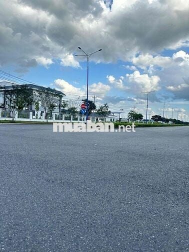 Bán gấp lô đất liền kề KCN Becamex giá ngộp