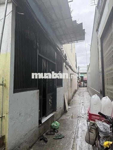 bán đất tặng nhà c4. DT lớn ngay tt quận 7 . ngang 5.5m