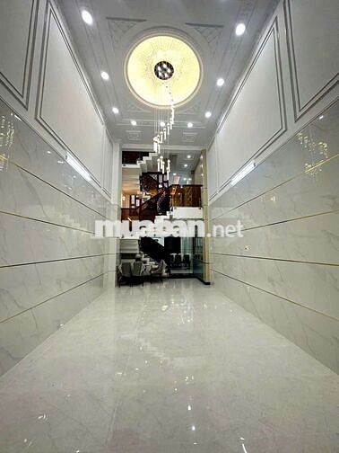 Nhà mới xây đẹp y hình 4 x 17 có 3 lầu 5pn 6wc sân thượng