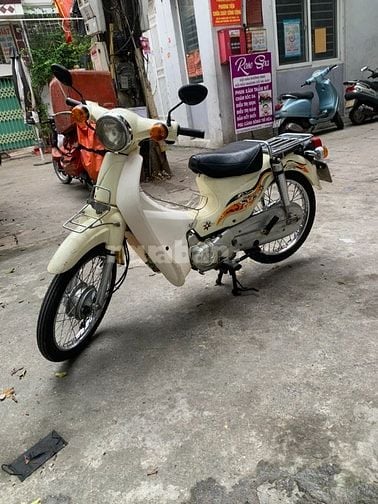 Cần bán xe cúp 50cc màu trắng Đài Loan, biển Hà Nội