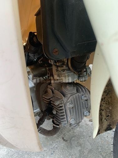 Cần bán xe cúp 50cc màu trắng Đài Loan, biển Hà Nội