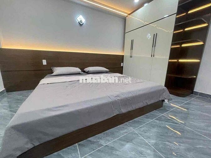 Nhà 1/ TL15, Ngã tư ga Quận 12