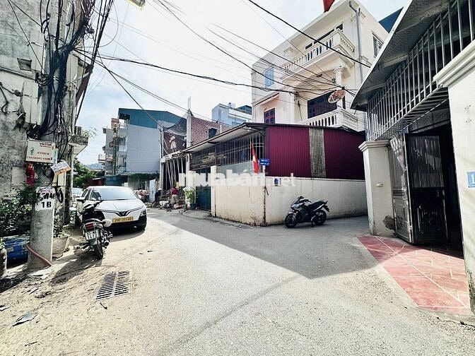 BÁN NHÀ NGAY ĐẠI HỌC CÔNG NGHIỆP - GẦN OTO GẦN PHỐ - FULL NỘI THẤT ĐẸP