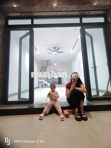 Nhà mới xây đẹp y hình 4,5 x 20 có 5pn 5wc sân thượng