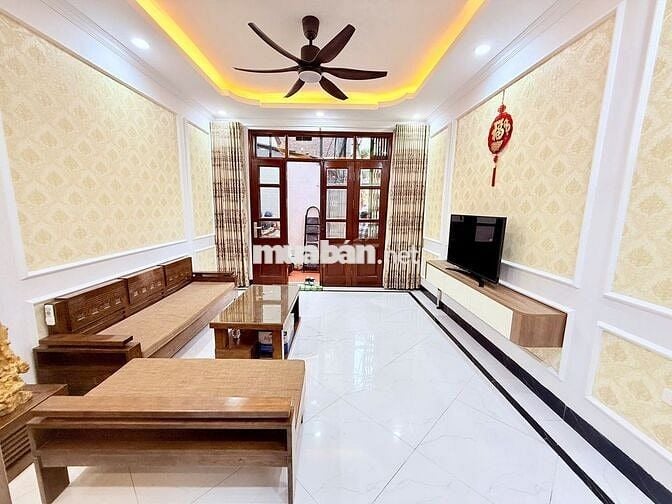 BÁN NHÀ NGAY ĐẠI HỌC CÔNG NGHIỆP - GẦN OTO GẦN PHỐ - FULL NỘI THẤT ĐẸP