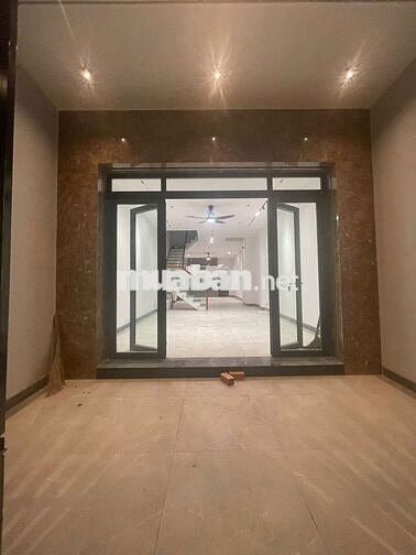 Nhà mới xây đẹp y hình 4,5 x 20 có 5pn 5wc sân thượng