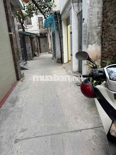 Cho thuê nhà riêng 30 mét vuông 2 tầng phố Vĩnh Hưng