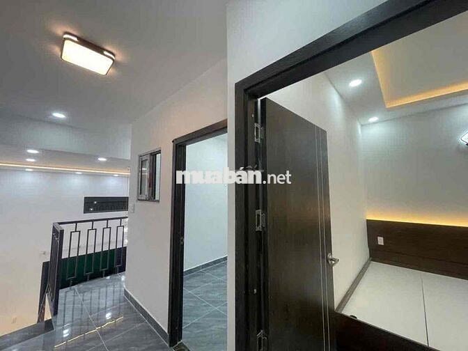 Nhà 1/ TL15, Ngã tư ga Quận 12