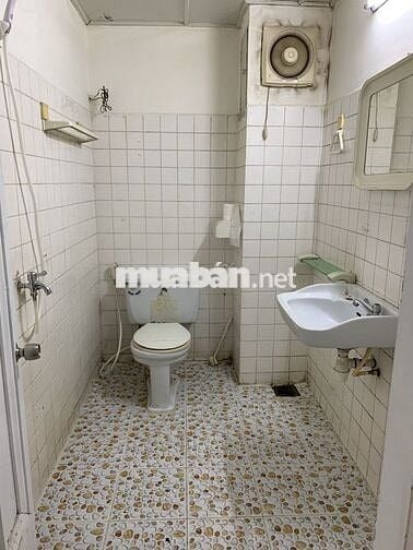 Phòng trọ SV Q5 kế ĐH Y Dược, WC riêng, có cửa sổ, nấu ăn, giờ tự do