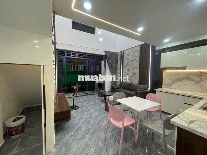 Nhà 1/ TL15, Ngã tư ga Quận 12