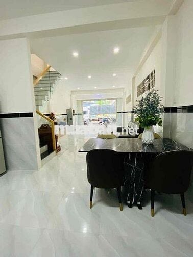 🏡Cho thuê Nhà mặt tiền  đường Phạm Thế Hiển, phường 6, Quận 8,  xe hơi