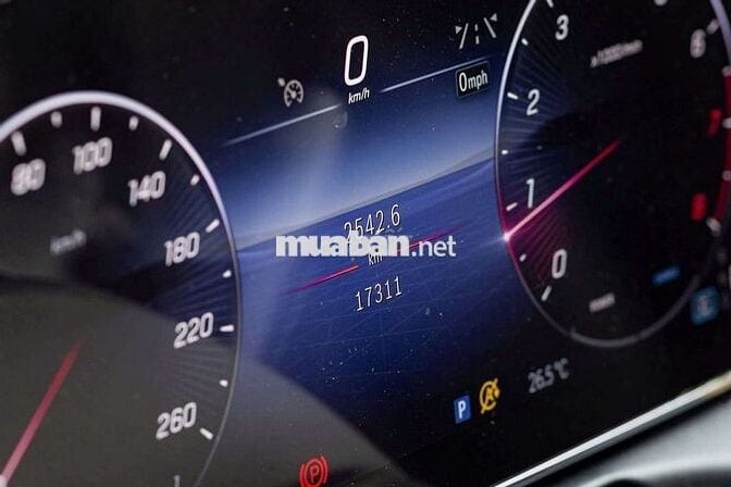 E cần bán mercedes C200 Avantgarde Plus - sx 2023