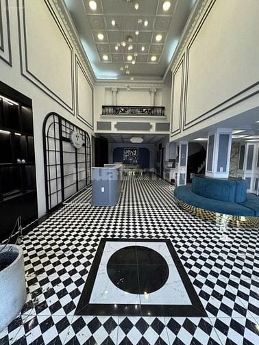 Hiếm nhà mặt tiền Lê Văn Sỹ, Quận 3. Ngang 6m, giá chỉ 4x triệu/tháng.