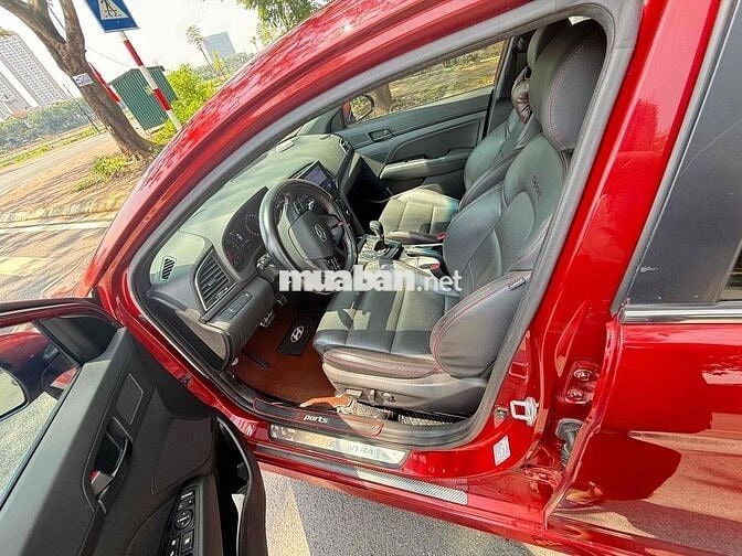 Hyundai Elantra 2018 1.6 AT Sport - 80000 km