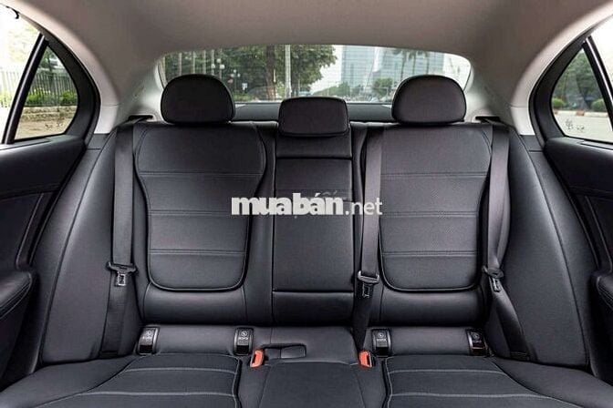 E cần bán mercedes C200 Avantgarde Plus - sx 2023