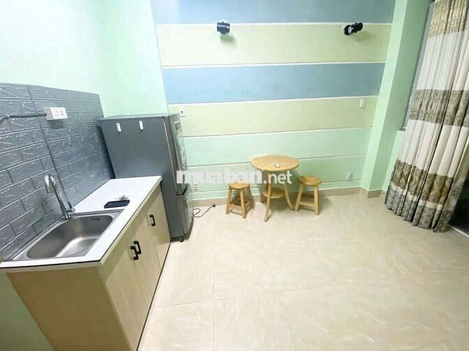 [Đúng giá - Đúng phòng] - Phòng ban công thoáng - tiện nghi - sát Q5