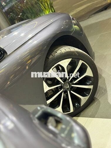 VinFast Lux A Premium 2.0 AT 2020