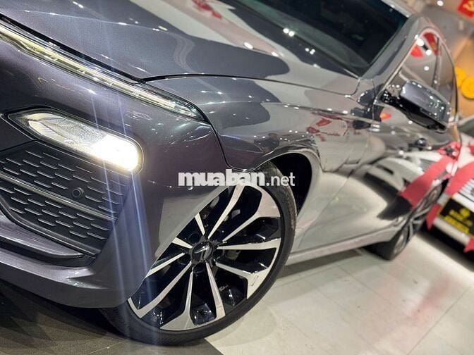 VinFast Lux A Premium 2.0 AT 2020